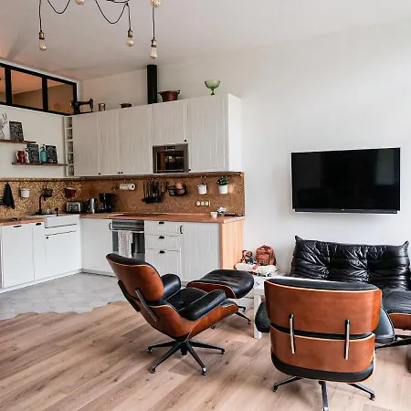 Anouste Lou Bercail - Cocon Entierement Renove Avec Vue Sur La Montagne Appartement Campan