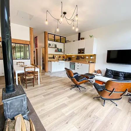 Anouste Lou Bercail - Cocon Entierement Renove Avec Vue Sur La Montagne Appartement Campan